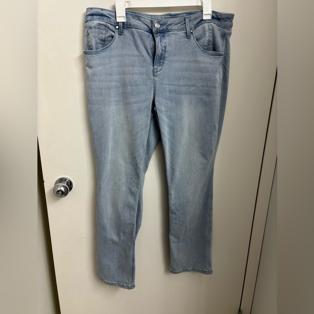 Laurie Felt Light Blue silky denim easy skinny Jeans